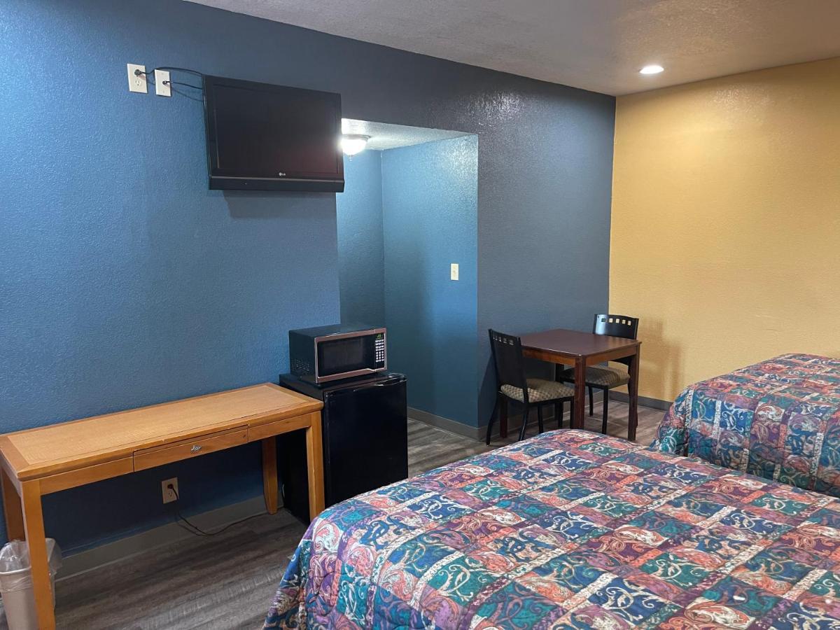 Kenwood Court Motel Wilson Bagian luar foto