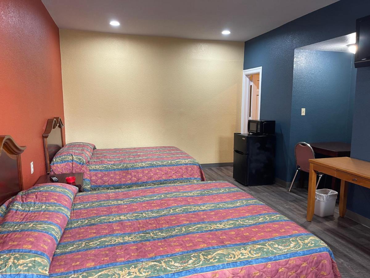 Kenwood Court Motel Wilson Bagian luar foto
