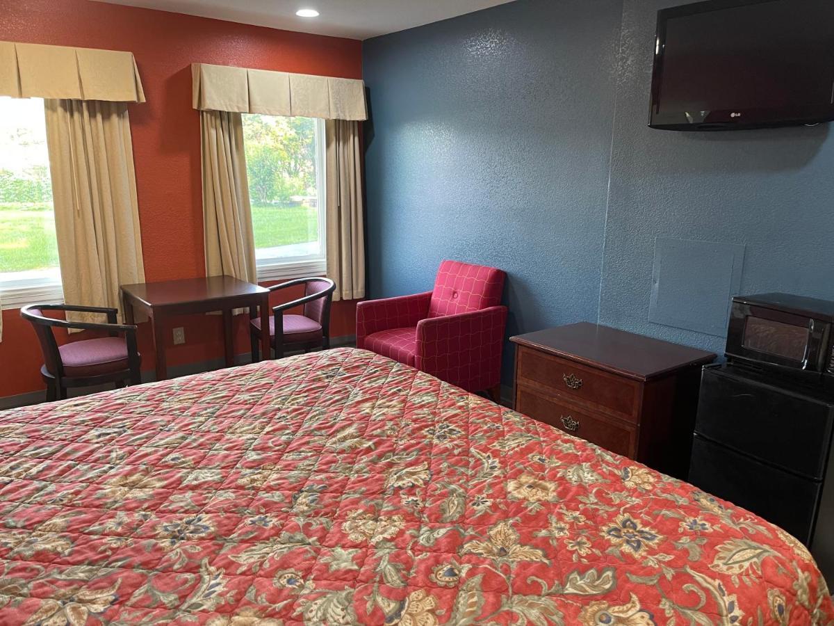 Kenwood Court Motel Wilson Bagian luar foto