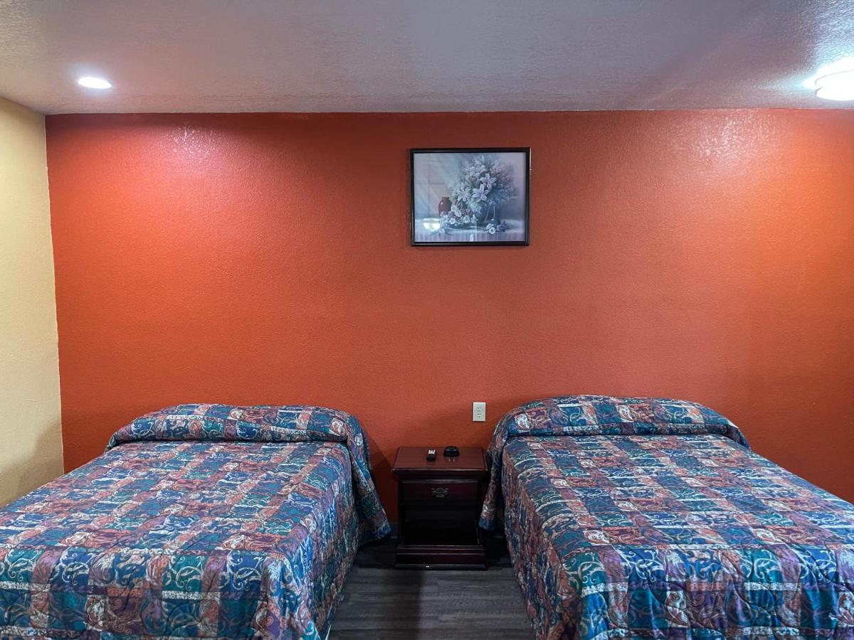 Kenwood Court Motel Wilson Bagian luar foto