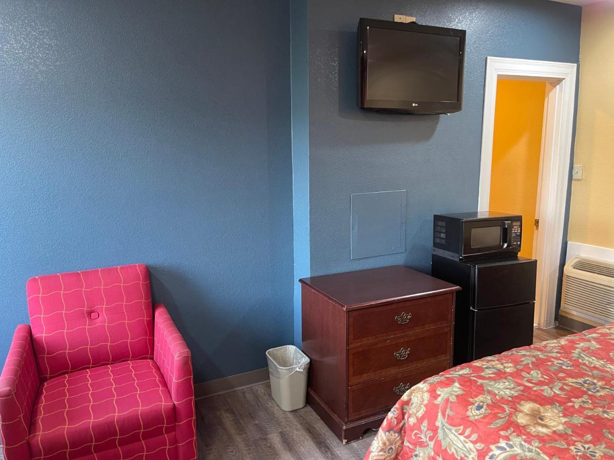 Kenwood Court Motel Wilson Bagian luar foto